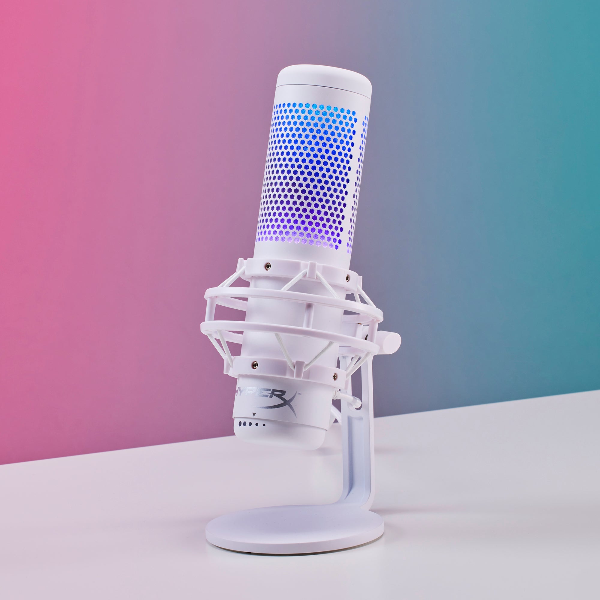 Lebhafte RGB-Beleuchtung mit dynamischen Effekten[1]